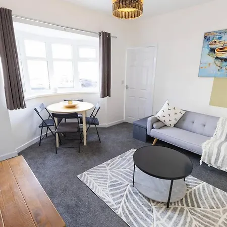 Appartement Charming House - 3 Minute's Walk To The - Free Parking, Smart Tv And Fast Wifi By Yoko