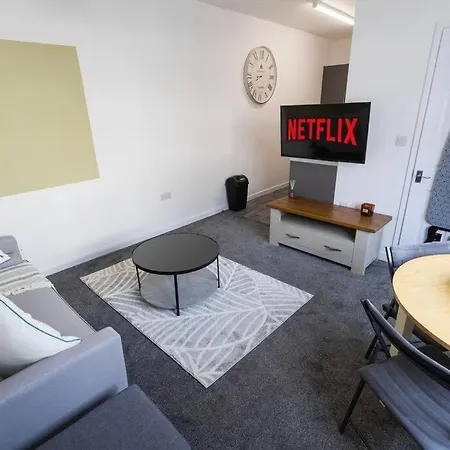 Appartement Charming House - 3 Minute's Walk To The - Free Parking, Smart Tv And Fast Wifi By Yoko Redcar