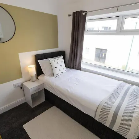 Appartement Charming House - 3 Minute's Walk To The - Free Parking, Smart Tv And Fast Wifi By Yoko Redcar